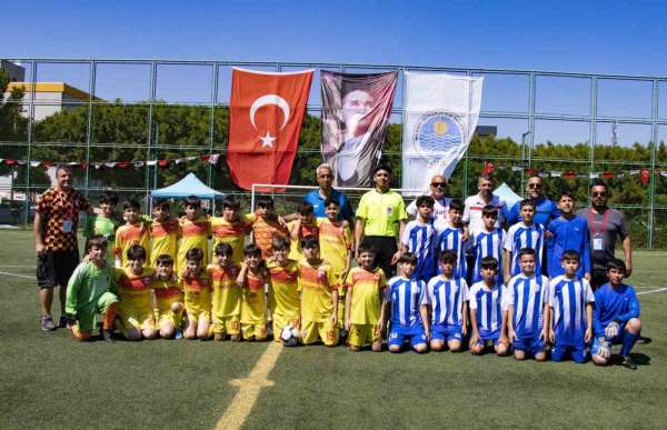 Mersin'de 'Çocuk Futbol Şenliği' başladı
