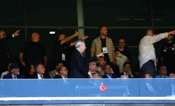 Fenerbahçe olağanüstü seçimli genel kurulunda arbede çıktı