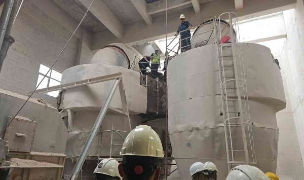 Safi Çimento fabrikasında kazana düşen işçi ağır yaralandı