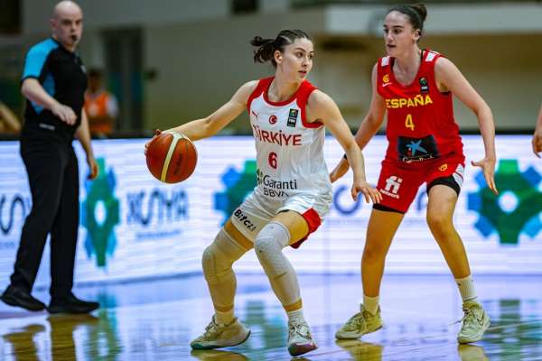 18 Yaş Altı Kız Basketbol Milli Takımı, İspanya'ya mağlup oldu
