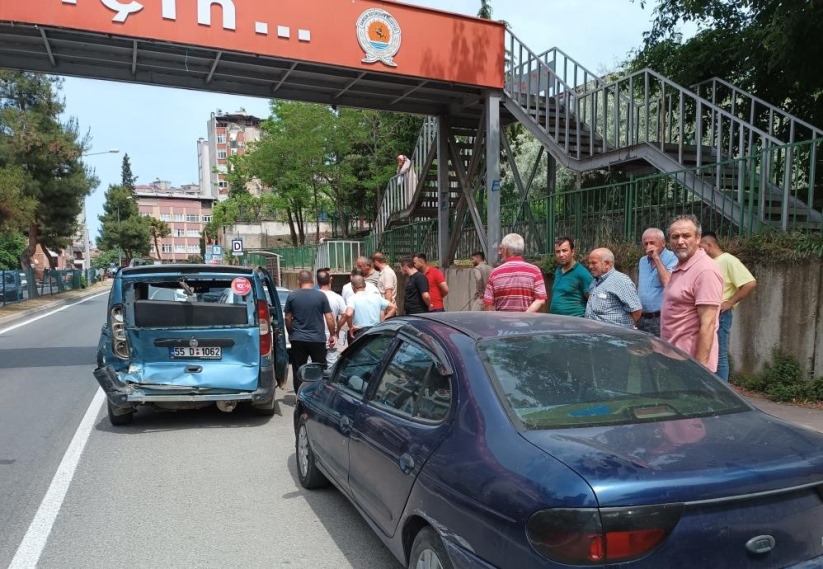 Samsun'da 3 kişinin yaralandığı dolmuş kazasının görüntüleri ortaya çıktı