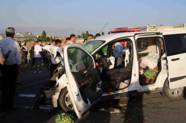 Muş'ta feci kaza: 1 ölü, 1 yaralı