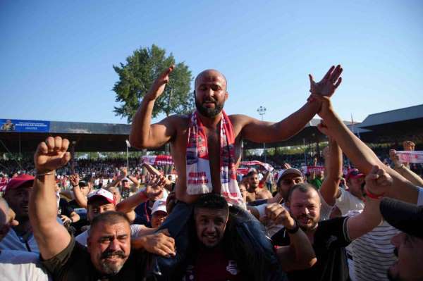 664. Kırkpınar başpehlivanı Orhan Okulu oldu