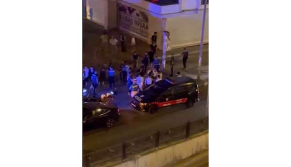 Kaza sonrası çıkan tartışmaya sürücülerim yakınları da dahil oldu: Ortalık savaş alanına döndü