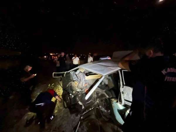 Osmaniye'de 2 otomobilin karıştığı kazada 3 kişi yaralandı