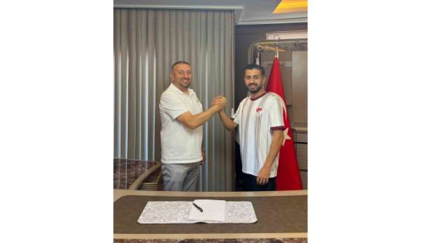 Elazığspor Onur Eriş'le sözleşme imzaladı
