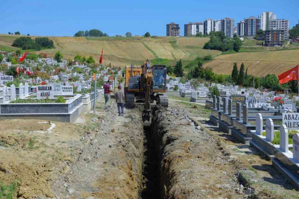 Heyelan yaşanan Derecik Şehir Mezarlığı'nda iyileştirme çalışmaları