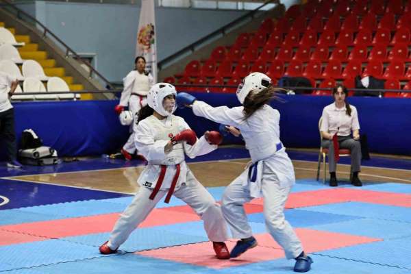 Manisa'da düzenlenen ANALİG Karate Müsabakaları tamamlandı