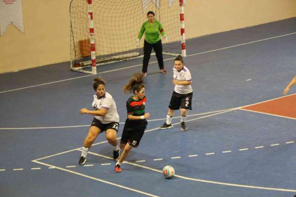 İşitme Engelliler Kadın Futsal Türkiye Şampiyonası devam ediyor - Karabük haber