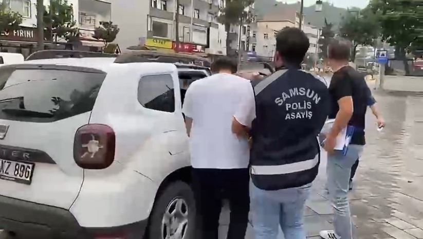 'Polis ve savcıyız' diyerek 3 milyon 732 bin TL'lik vurgun yaptılar
