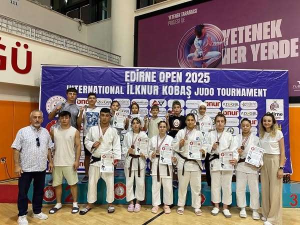 Kütahya Belediyesporlu Judocular Edirne'den 10 madalya ile döndü