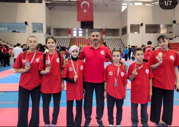 Düzce'nin Taekwondo Kız Takımı ANALİG finallerine yükseldi