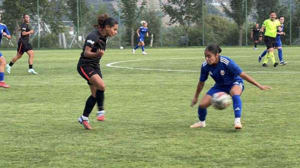 Hazırlık maçı: Beşiktaş Kadın Futbol Takımı: 3 - FOMGET: 1
