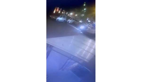 Kars'ta 4 kişinin yaralandığı kaza güvenlik kamerasında