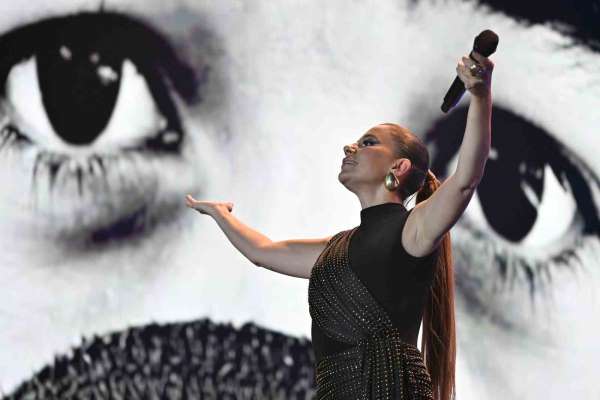 Nevşehir Kültür Yolu Festivali'nde Merve Özbey rüzgarı