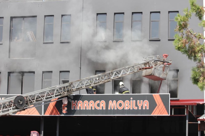 Samsun'da mobilya fabrikasında yangın