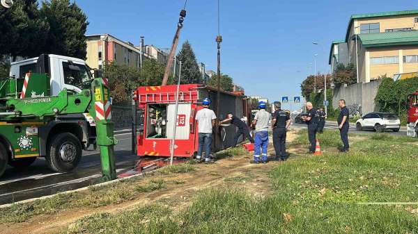 Başakşehir'de yangın ihbarına giden itfaiye aracı kazaya karıştı