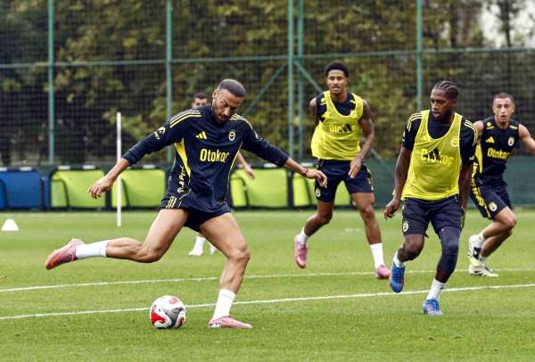 Fenerbahçe, hazırlıklarını sürdürdü