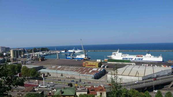 Dron saldırısına uğrayan Ro-Ro gemisi Trabzon Limanı'na demirledi