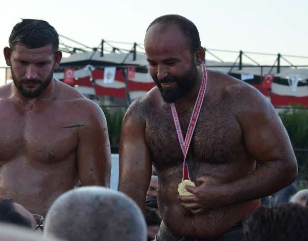 Turgutlu'da başpehlivan Orhan Okulu oldu