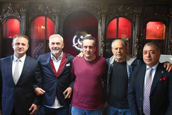 Efsaneler Emir Yuşa'nın anısına sahaya çıkıyor