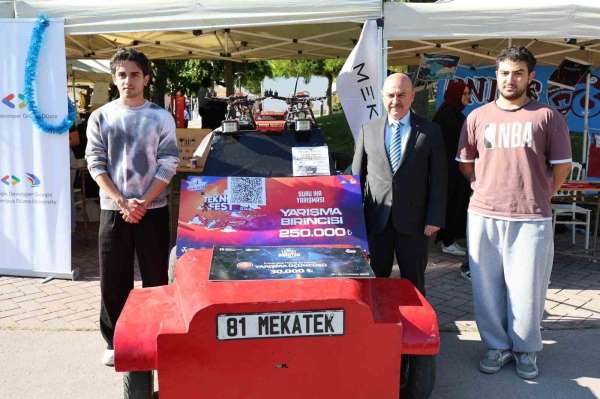 Düzce Üniversitesi'nde öğrenci toplulukları tanıtım günleri başladı