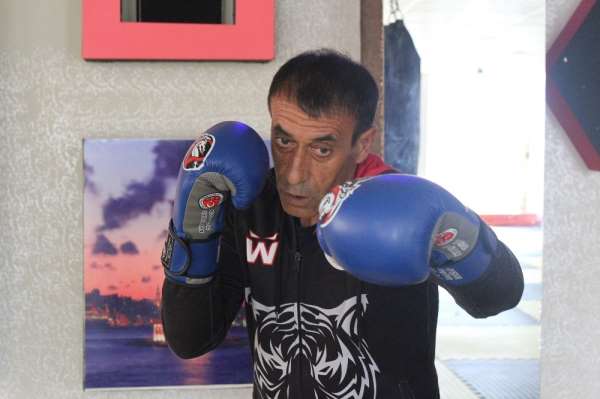 27 yıl spor yaptı, 52 yaşında milli takıma davet edildi