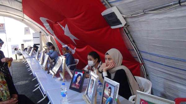 Evlat nöbeti tutan ailelerden Meral Akşener'e çağrı: 'Sizde biraz vicdan varsa, şehit ailesine küfür eden Türk