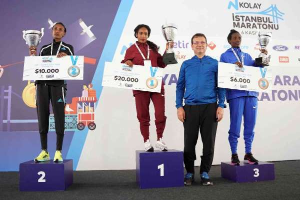 44. İstanbul Maratonu'nda kazananlar ödüllerini aldı