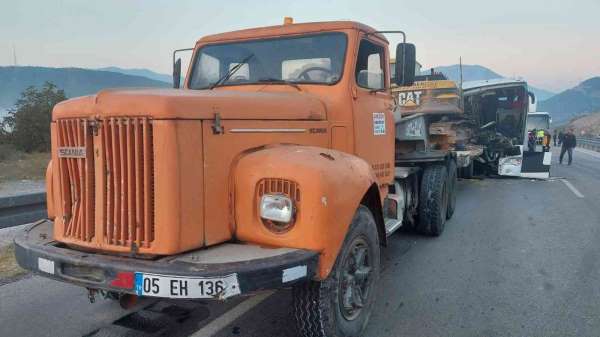 Amasya'da feci kaza: 1 ölü, 10 yaralı