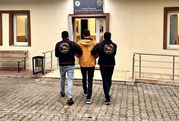 15 yıl hapis cezasıyla aranan şahıs jandarmaya yakalandı