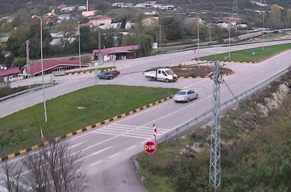 Bartın'da kaza anı güvenlik kamerasında