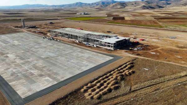 Gümüşhane ve Bayburt'un dünyaya açılacak kapısı olan havalimanı hızla yükseliyor