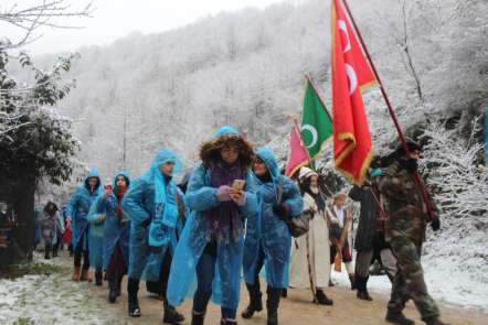 Kocaeli'de binler kar altında Sarıkamış şehitleri için yürüdü