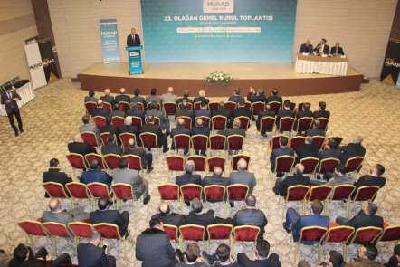 MÜSİAD Şube Başkanı Çelenk güven tazeledi