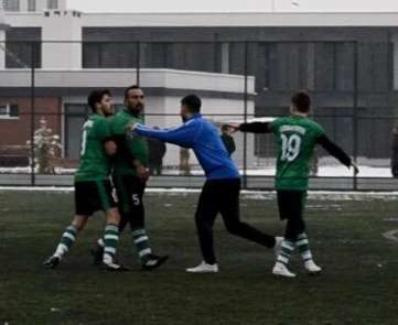 Hakeme tokat atan oyuncu 11 maç ceza aldı
