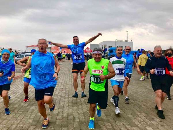 Bursa Masterler Atletizm Kulübü üyelerinden KKTC'de büyük başarı