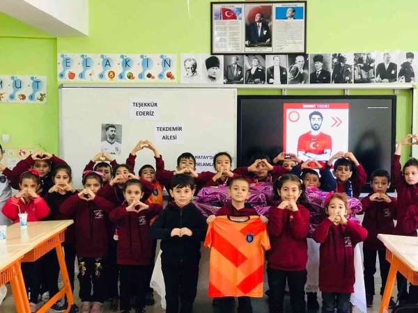 Milli futbolcu Mahmut Tekdemir'den öğrencilere destek