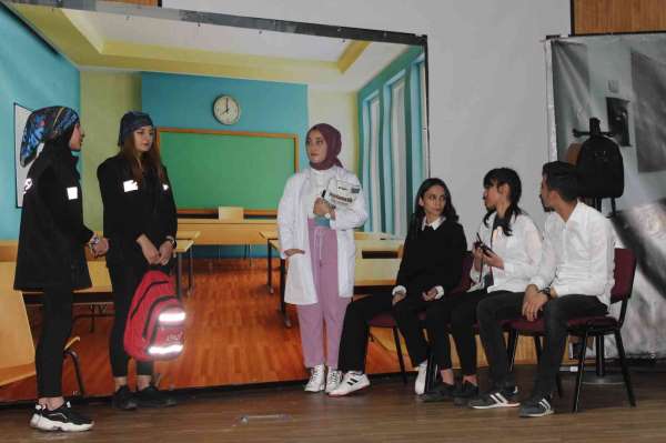 Türkeli'de afet bilinci tiyatro ile anlatılıyor