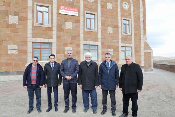 Vali Çağatay, Şehit Öztürk'ün vasiyeti olan cami ve külliye inşaatında incelemelerde bulundu