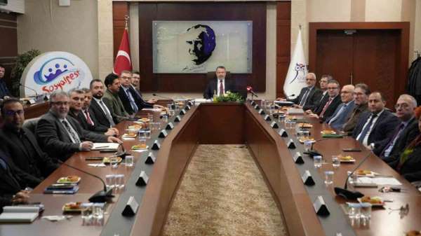 KBÜ'de senato toplantısında üniversitenin yükselen markaları gündeme geldi