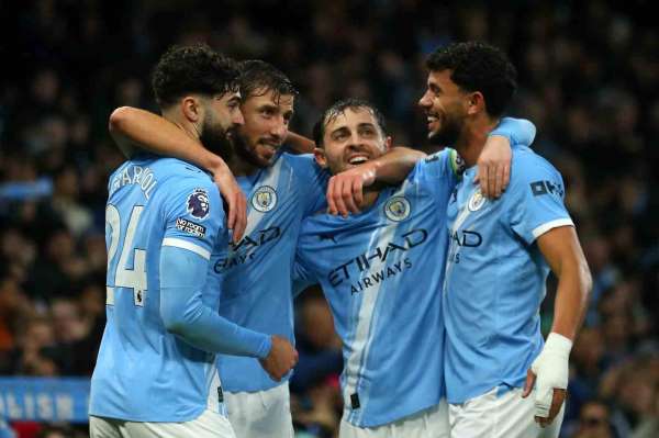 Manchester City, Sunderland'ı farklı mağlup etti