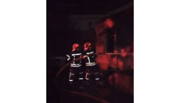 Tüplerin saklandığı ev alev aldı: Patlama anları kamerada