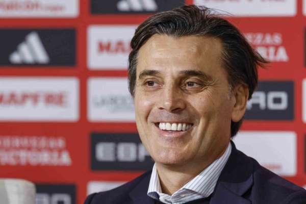 Vincenzo Montella: 'Odağımız mart ayında oynayacağımız play-off maçları'
