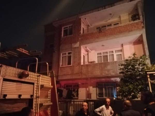 Ekmek pişirmek için yaktıkları ateş binayı küle çeviriyordu
