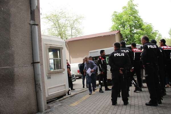 Şehit cenazesinde gözaltına alınan 34 kişiden 27'si adliyeye getirildi 