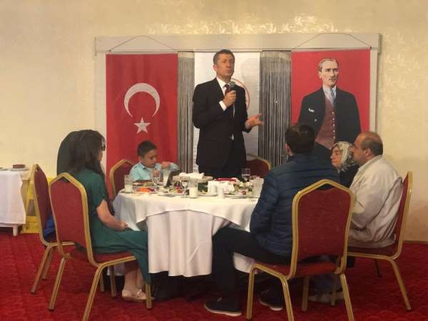 Bakan Selçuk iftarda şehit aileleri ile bir araya geldi