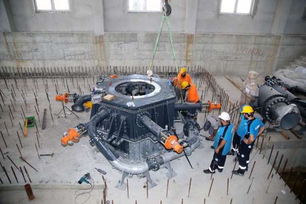 Hacımercan HES'te türbinlerin montajı başladı 