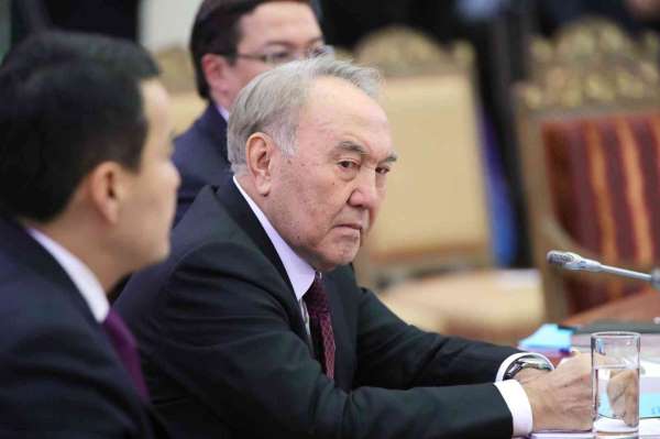 Kazakistan'da Nursultan Nazarbayev'in siyasi yetkileri iptal edildi