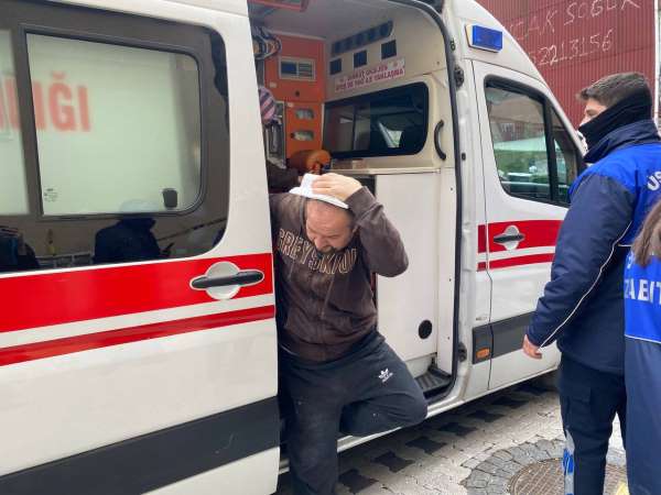 Üsküdar'da bir binada patlama meydan geldi. Olay yerine itfaiye ekipleri sevk edildi.